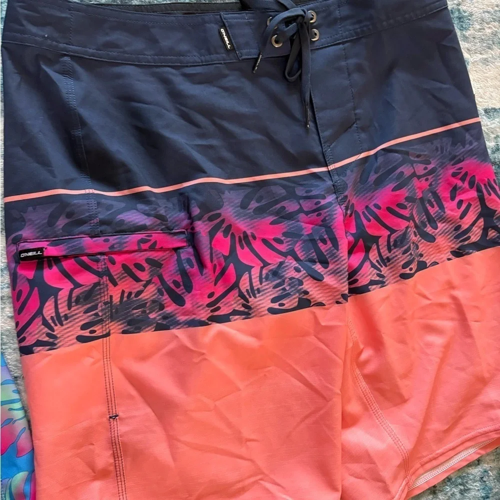 Bundle: 6 Men’s Swim Trunks. O’Neil & Hurley, assorted sizes 30-32’s. NWT!